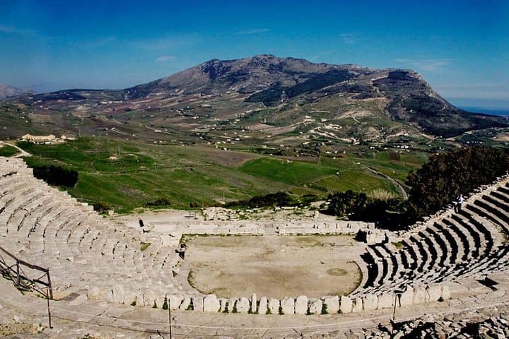 Visit the Enchanting Temple of Segesta and Discover Sicily