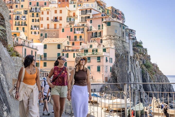 Small Group Best of Cinque Terre & Optional Pisa from Florence