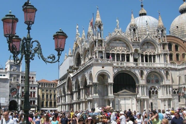 Full Day Private Venice Tour from Milan with Free Photography