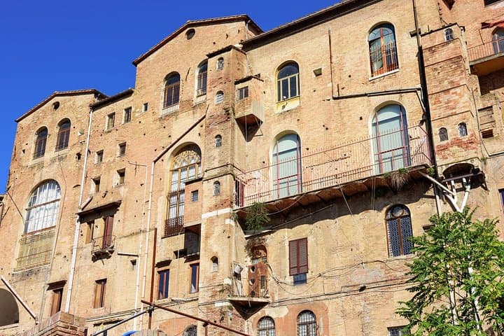 Siena Scavenger Hunt & Highlights Self-Guided Walking Tour