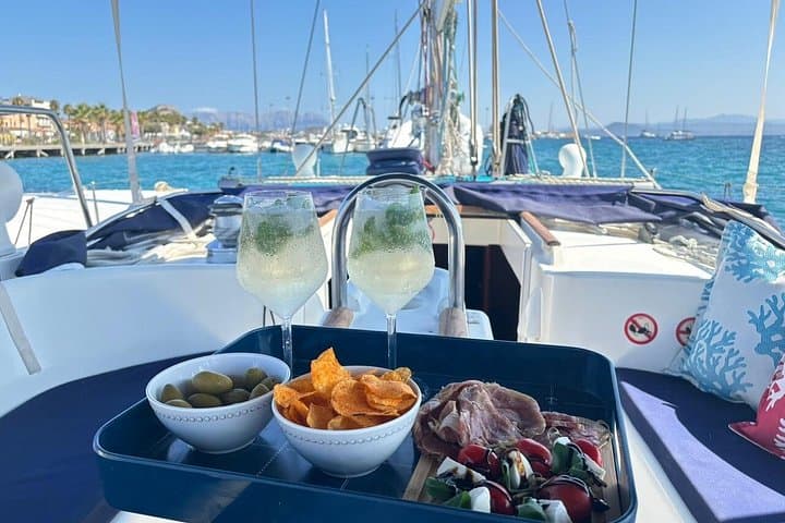 Golfo Aranci Sunset Cruise to Cala Moresca with Aperitivo
