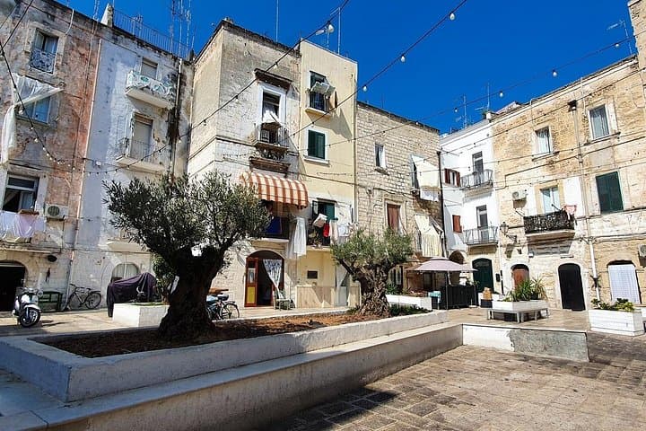 Explore Bari Old Town with an Expert Local Guide