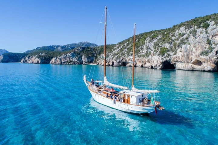 Cala Gonone Tour Gulf of Orosei aboard the Sailing Boat Dovesesto