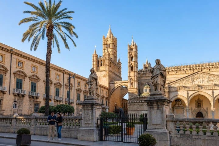 Palermo Scavenger Hunt & Highlights Self-Guided Walking Tour