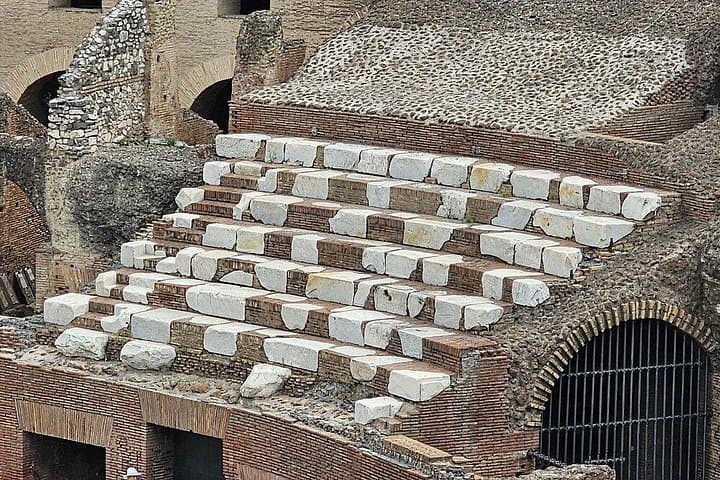 Colosseum Exterior Walking Tour and Roman forum and Palatine Hill