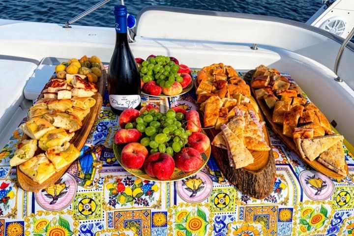 Avola Private Tour 4.5H Snorkeling Tour with Sicilian Aperitif