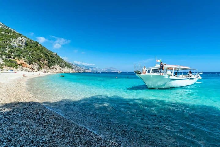 Cala Gonone Motorboat Trip in Gulf of Orosei with tasting