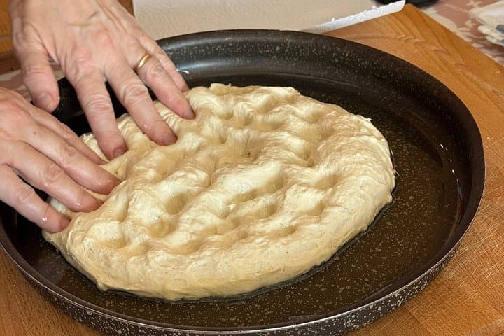 Cooking class focaccia barese & Tiramisù in Bari