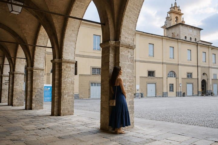 Old Bergamo Scavenger Hunt & Highlights Self-Guided Walking Tour