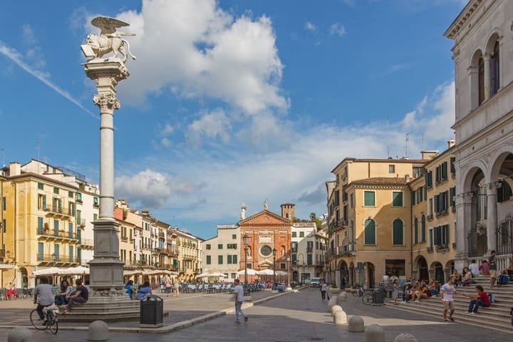 Padua Scavenger Hunt & Highlights Self-Guided Walking Tour