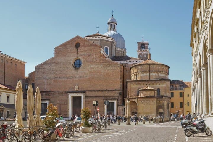 Padua Scavenger Hunt & Highlights Self-Guided Walking Tour