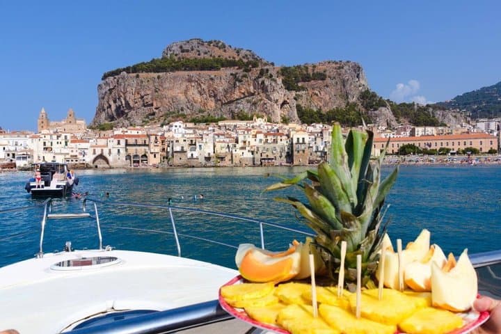 Cefalù : Mini Yacht Tour with Aperitif, Snorkeling and Caves