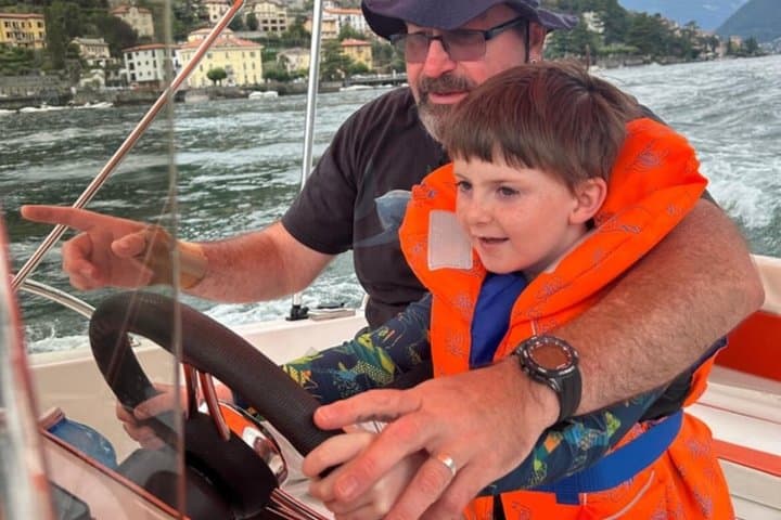 Como Lake: Self Drive Boat Rental - Without License