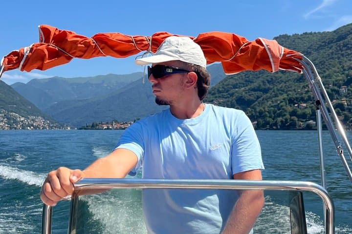 Como Lake: Self Drive Boat Rental - Without License