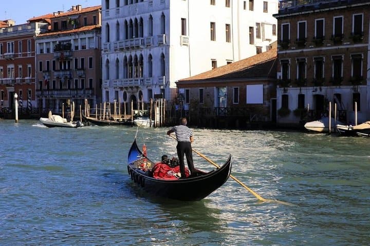 All-in-one Venice: Basilica, Doge Palace, Islands & Gondola Ride