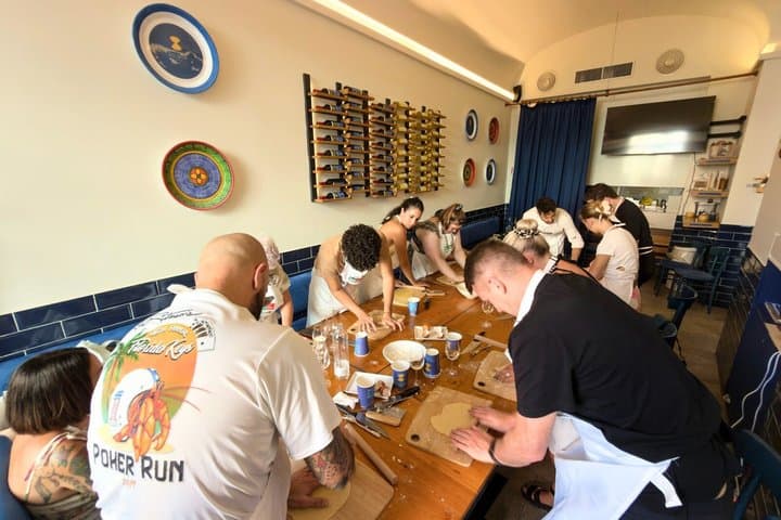Rome Pasta and Tiramisu Cooking Class with Prosecco