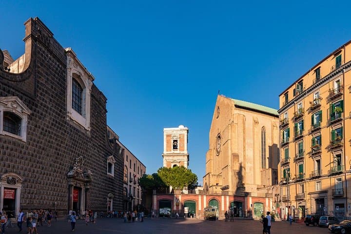 Naples Scavenger Hunt & Highlights Self-Guided Walking Tour