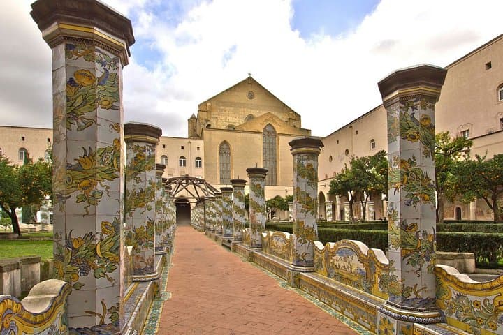 Naples Scavenger Hunt & Highlights Self-Guided Walking Tour