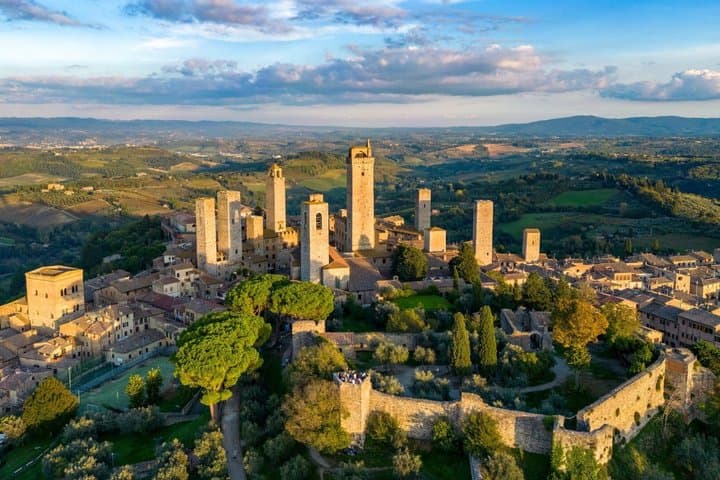 San Gimignano: A Moment of Taste Light lunch & wine tasting