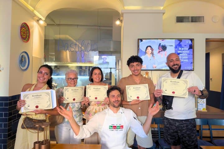 Pasta and Tiramisu Cooking Class with Prosecco in Rome