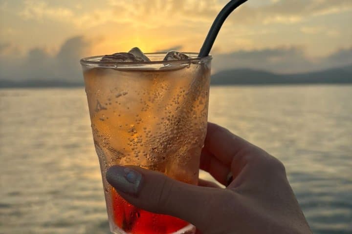 Aperitif and sunset cocktail on a sailing boat for max 6 adults