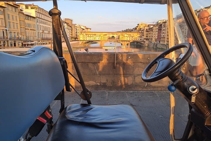 Private tour of Florence in golf cart with authorized local guide