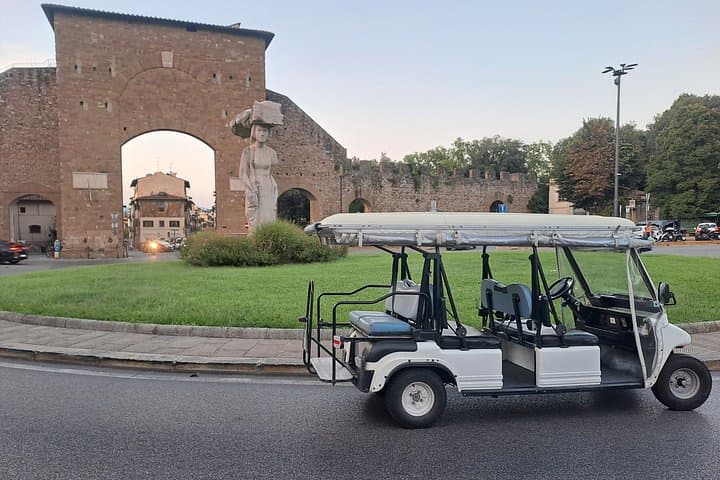 Private tour of Florence in golf cart with authorized local guide