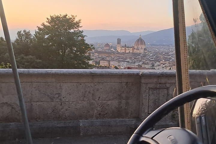 Private tour of Florence in golf cart with authorized local guide
