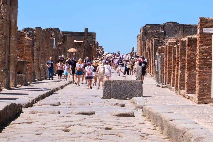 Pompeii & Amalfi Day Trip from Rome with Entrance