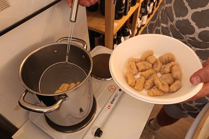 Genoa Handmade Gnocchi and Pesto Class with Wine Tasting