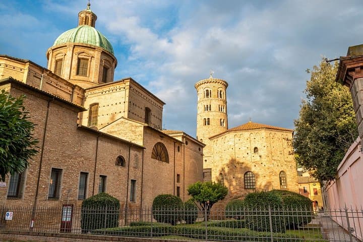 Ravenna Scavenger Hunt & Highlights Self-Guided Walking Tour