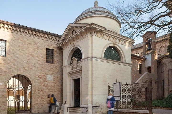 Ravenna Scavenger Hunt & Highlights Self-Guided Walking Tour