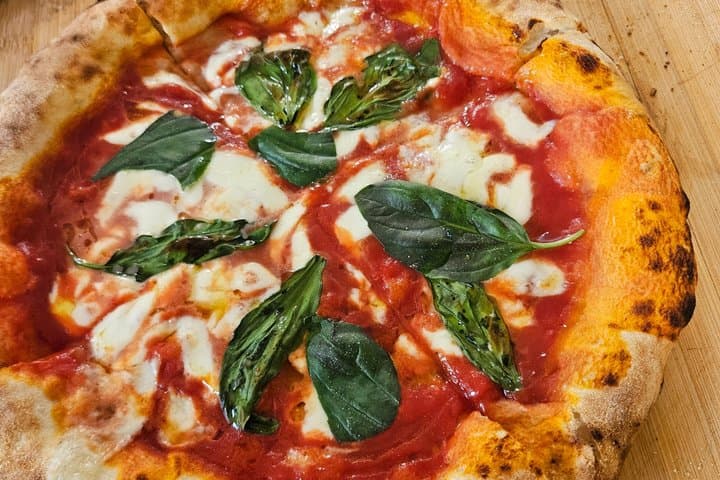 Pizza Cooking Class with Tiramisù and Wine Tasting in Milan