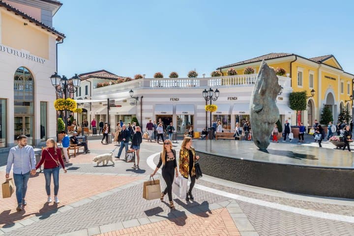 Round Trip Shuttle Bus from Milan to Serravalle Outlet