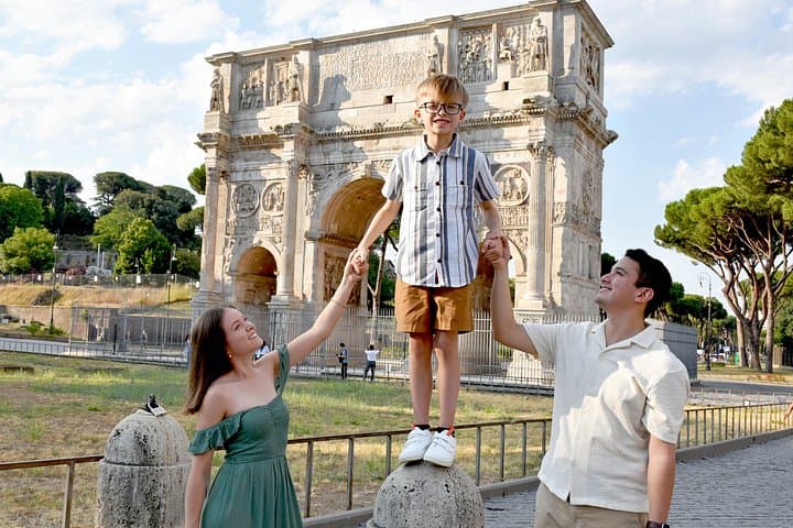 Private Photographer in Rome: Photos + Express Reels (5 Spots)
