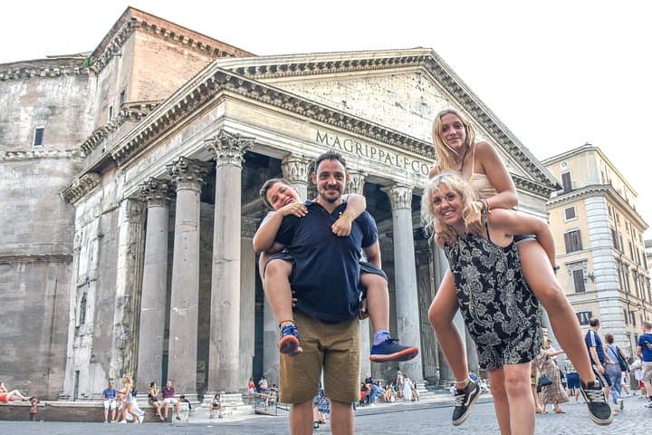 Private Photographer in Rome: Photos + Express Reels (5 Spots)