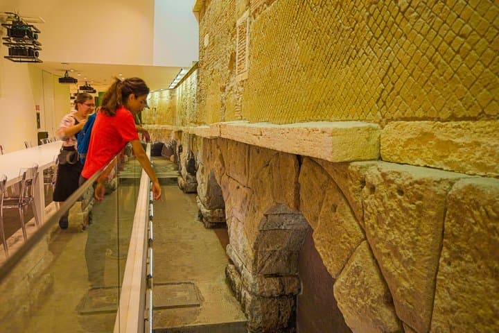 Trevi Fountain Underground Aqueduct and Spanish Steps Tour