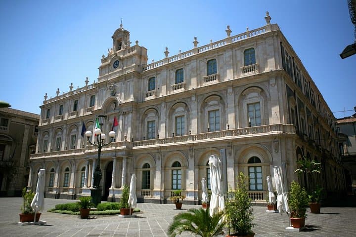 Catania Scavenger Hunt & Highlights Self-Guided Walking Tour