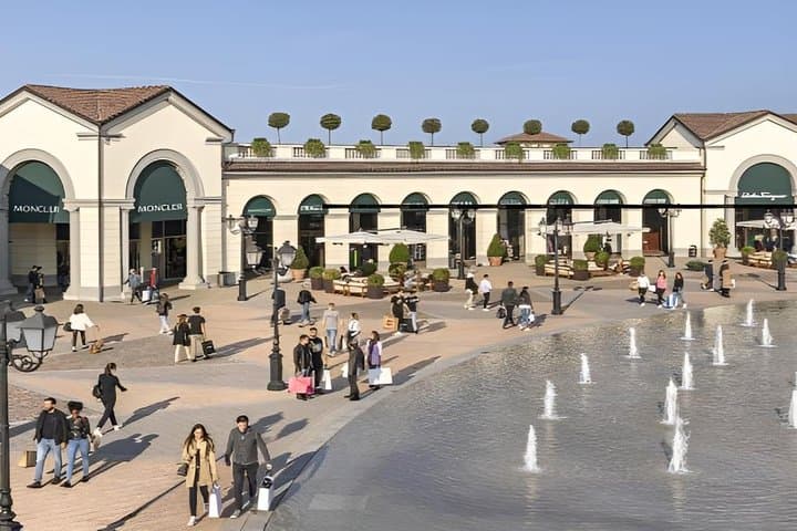 Round Trip Shuttle Bus from Milan to Serravalle Outlet