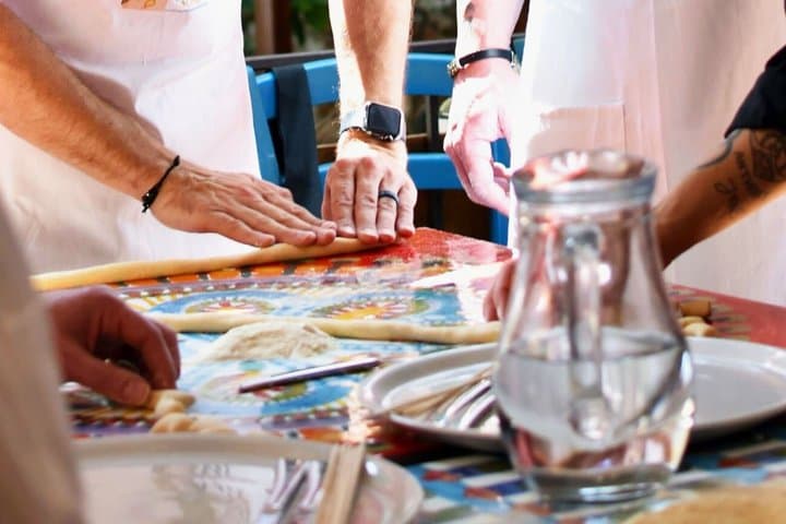 Sicilian Pizza Making and Cannolo Tasting in Messina