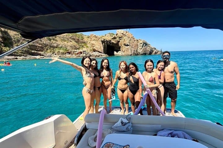 Cefalù : Mini Yacht Tour with Aperitif, Snorkeling and Caves