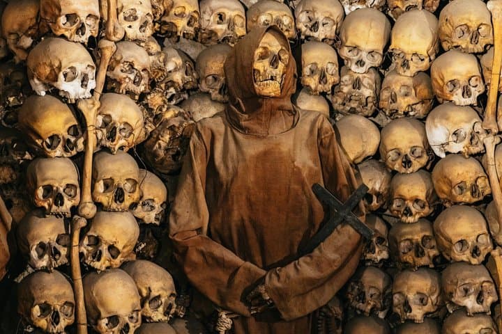 The Original Roman Crypts and Catacombs Tour with Transfers