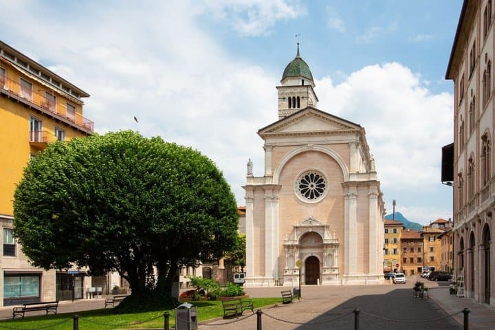 Trento Scavenger Hunt & Highlights Self-Guided Walking Tour