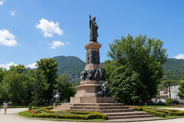 Trento Scavenger Hunt & Highlights Self-Guided Walking Tour