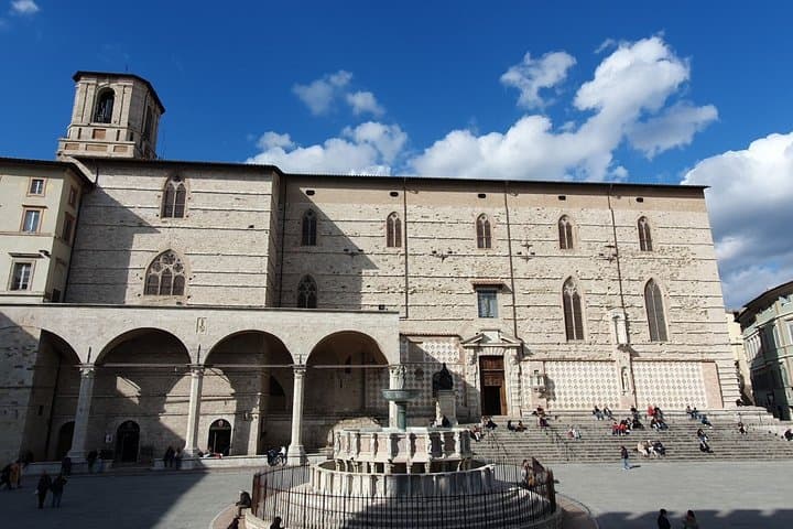 Perugia Scavenger Hunt & Highlights Self-Guided Walking Tour