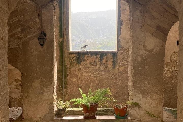 Historical account of the medieval arches of Tropea