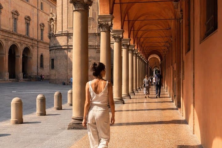 Bologna Self-Guided Detective Murder Mystery Game