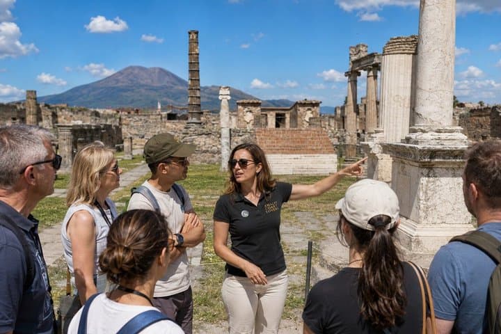 Pompeii and Vesuvius Excursion from Salerno, Winery Visit and Lunch