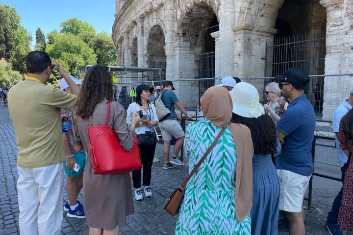 Colosseum walking tour : Exterior visit + Colosseum ticket option