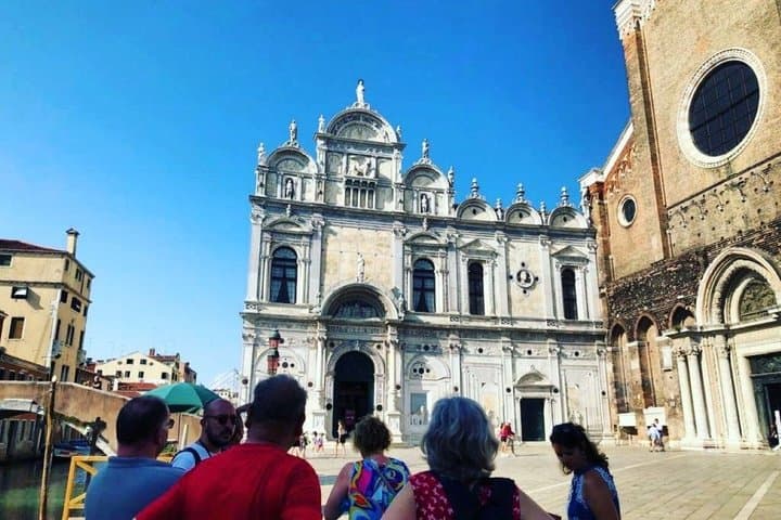 Venice: Commissario Brunetti Walking Tour for Donna Leon Fans